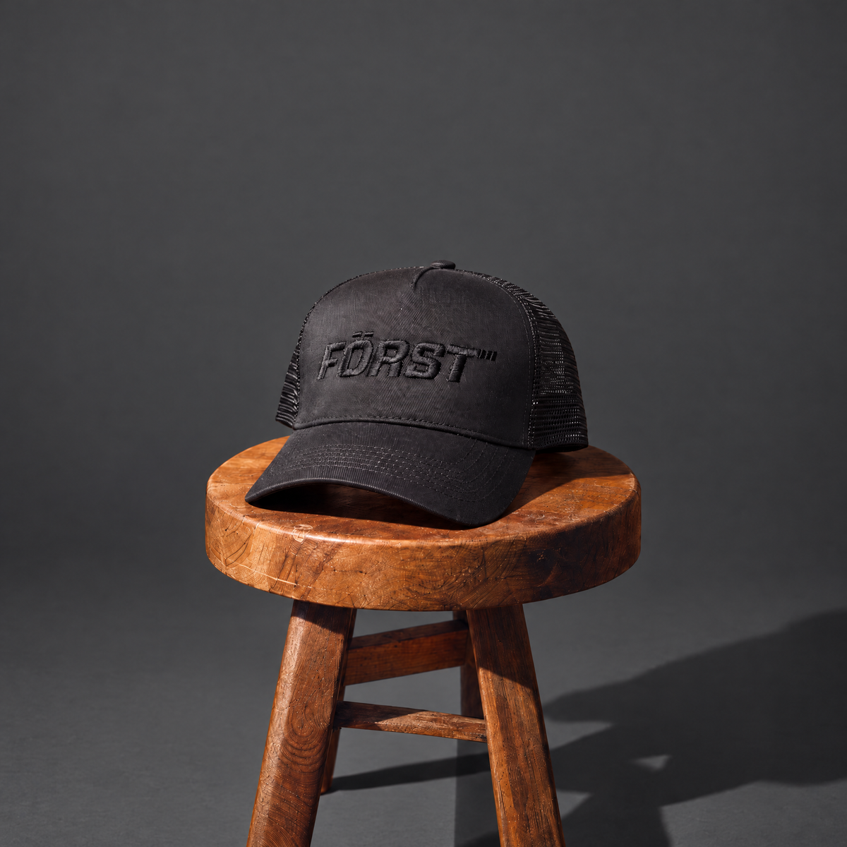 Först logo black cap